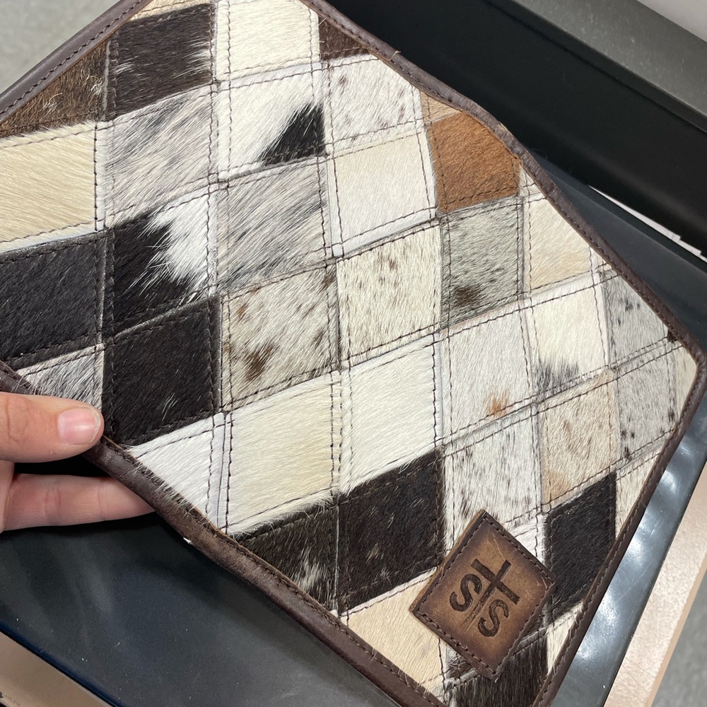 STS Diamond Cowhide Leather Wallet from buckle